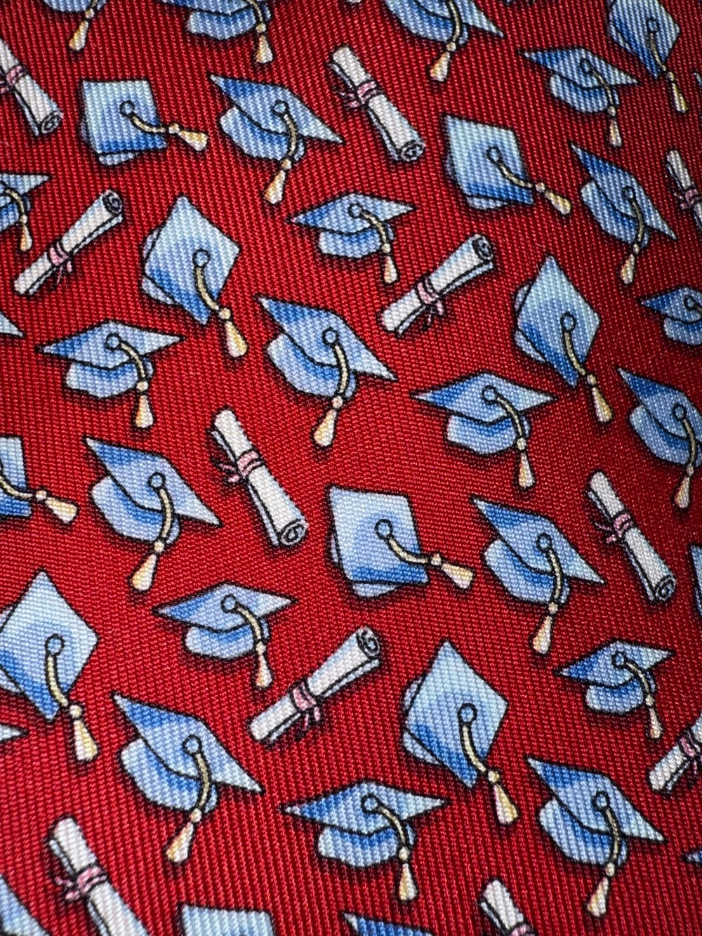 Vineyard Vines Red 100%‎ sSilk Graduation Tie